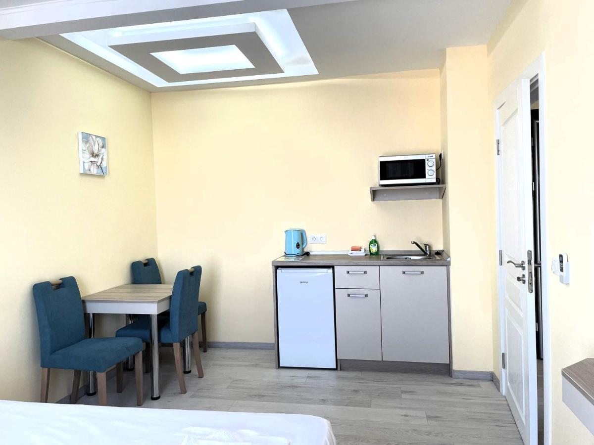 פרימורסקו Sea View Apartment Free Parking מראה חיצוני תמונה
