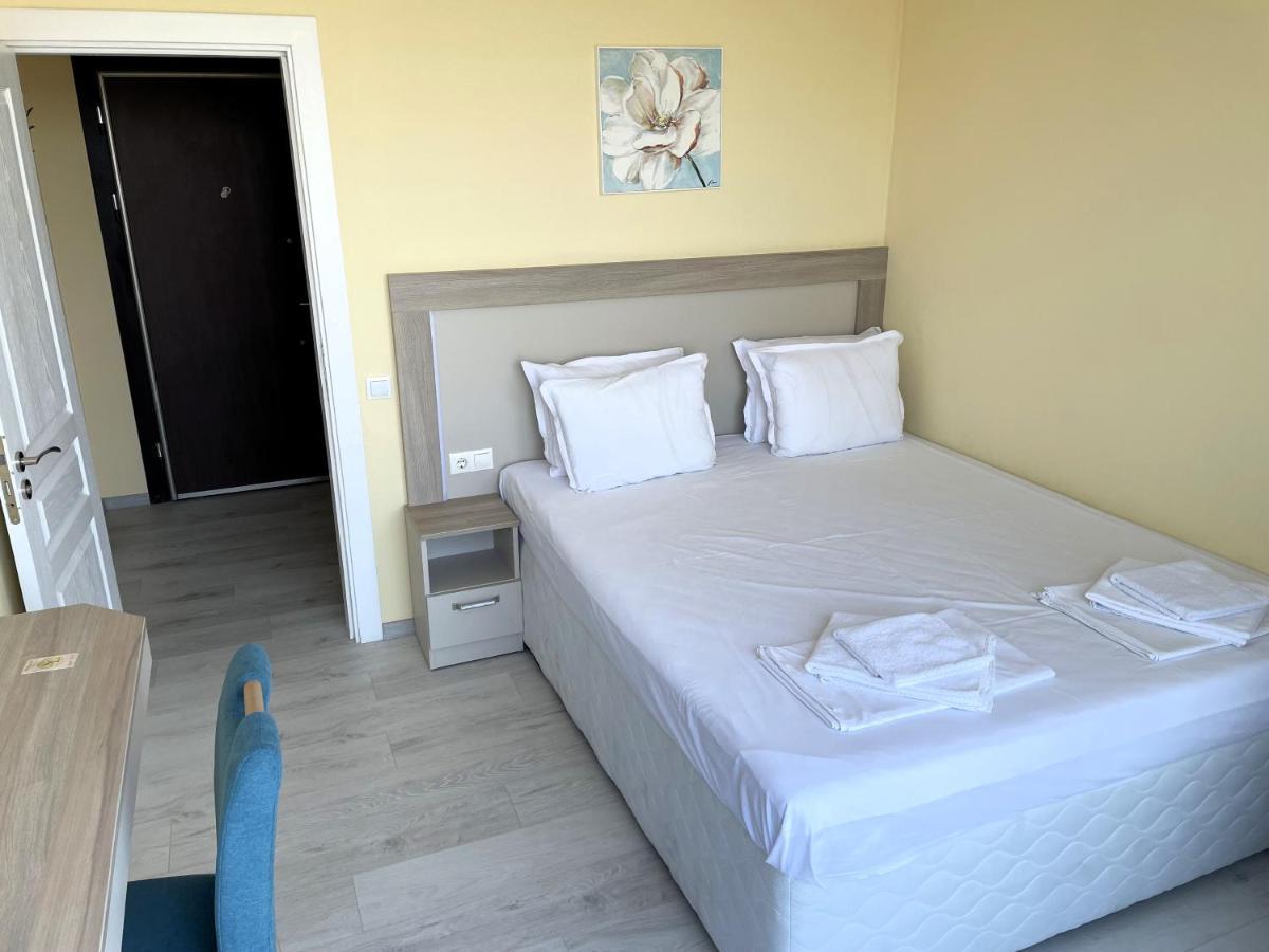 פרימורסקו Sea View Apartment Free Parking מראה חיצוני תמונה