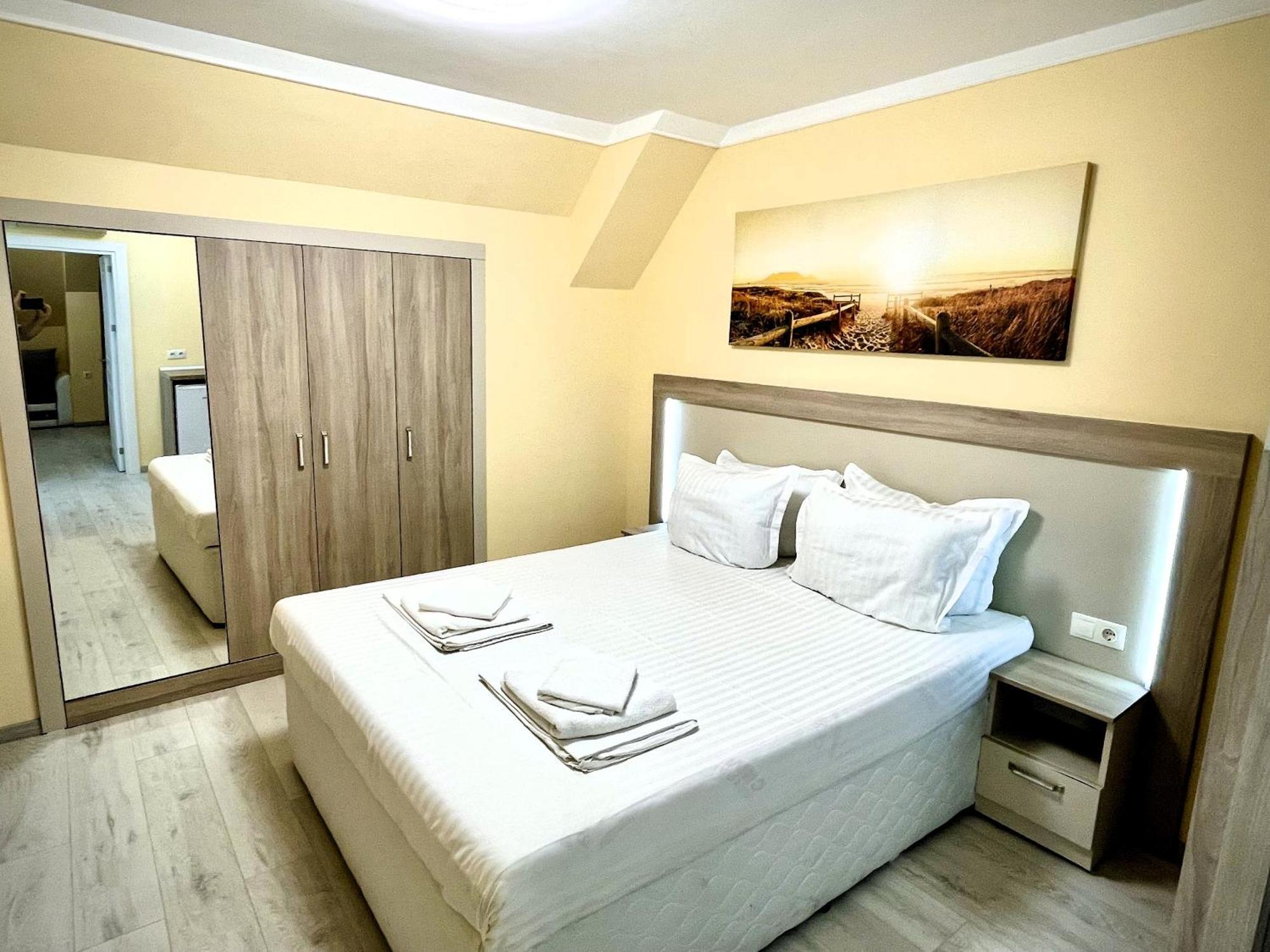 פרימורסקו Sea View Apartment Free Parking מראה חיצוני תמונה