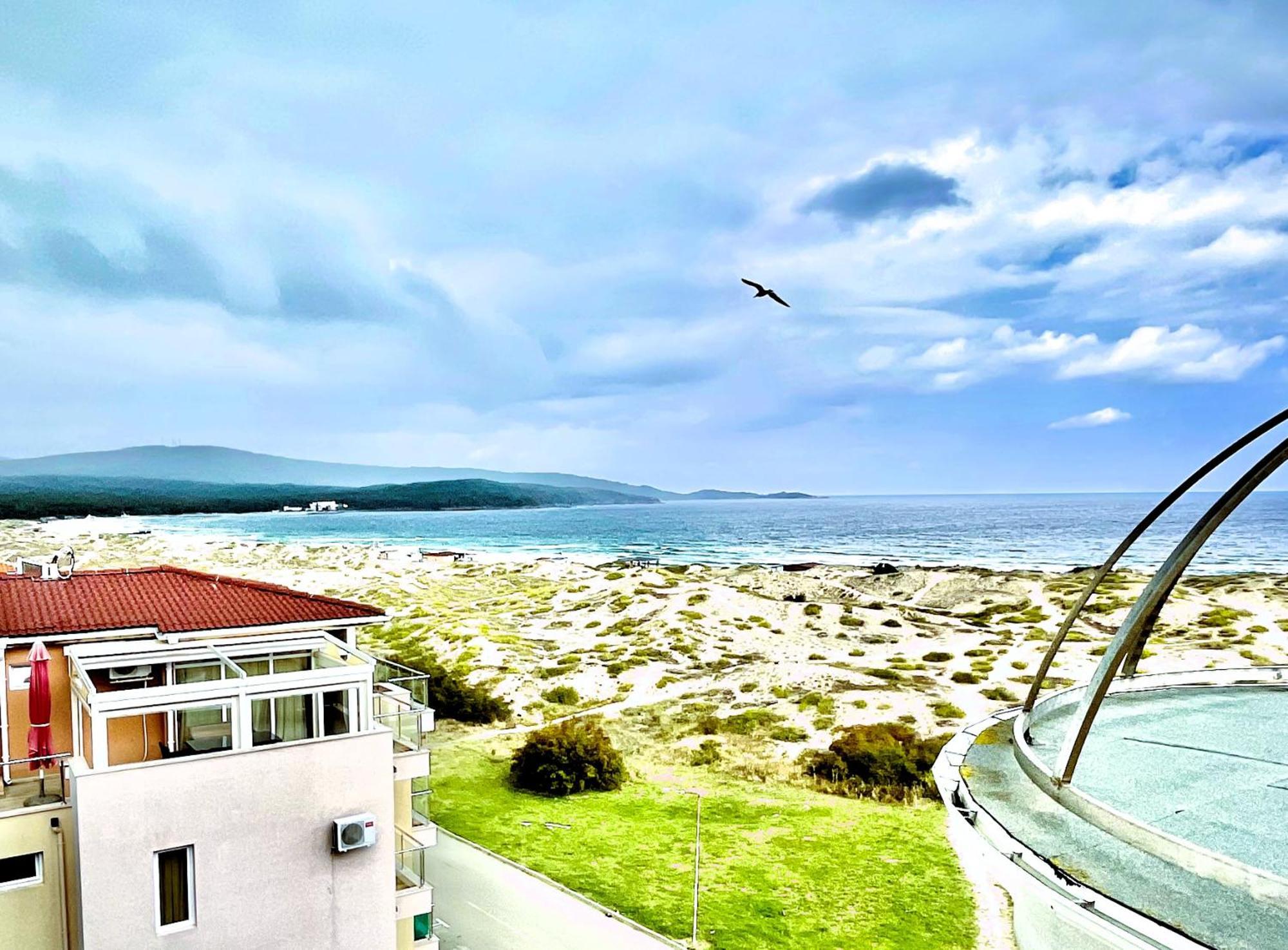 פרימורסקו Sea View Apartment Free Parking מראה חיצוני תמונה