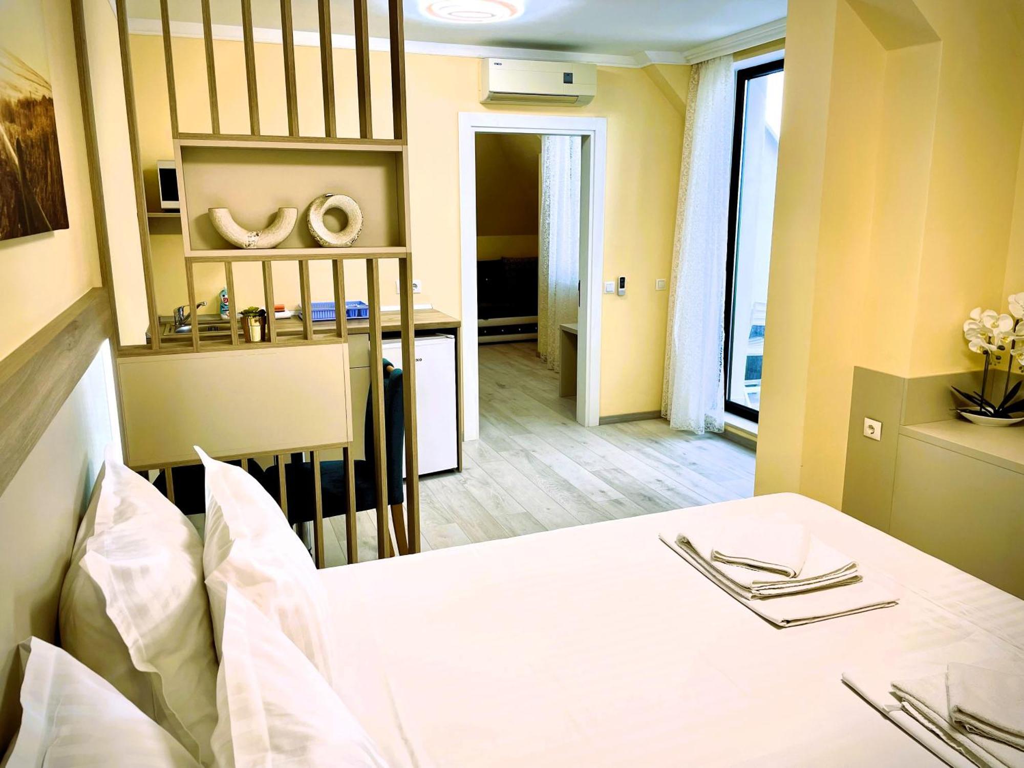 פרימורסקו Sea View Apartment Free Parking מראה חיצוני תמונה